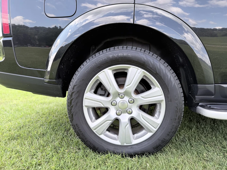 2015 Land Rover Discovery 4th Gen - Image 17 of 31