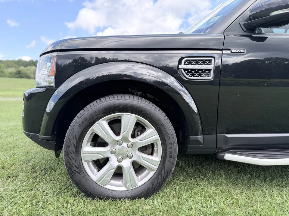 2015 Land Rover Discovery 4th Gen - Image 15 of 31