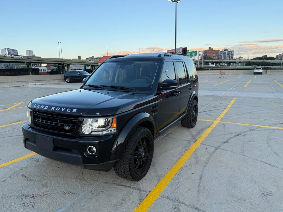 2015 Land Rover Discovery 4th Gen - Image 11 of 31