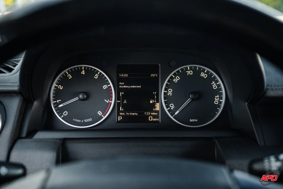 2015 Land Rover Discovery 4th Gen - Image 10 of 12