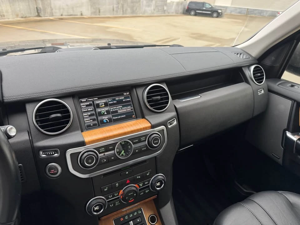 2015 Land Rover Discovery 4th Gen - Image 13 of 20