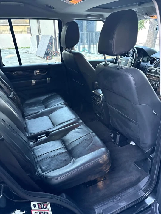 2015 Land Rover Discovery 4th Gen - Image 11 of 13