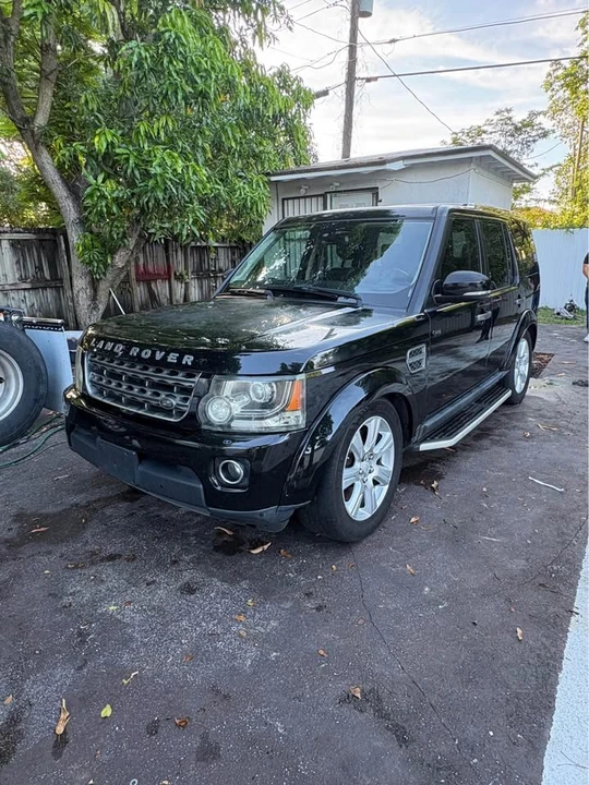 2015 Land Rover Discovery 4th Gen - Image 2 of 13