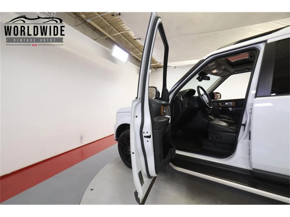 2015 Land Rover Discovery 4th Gen - Image 25 of 31