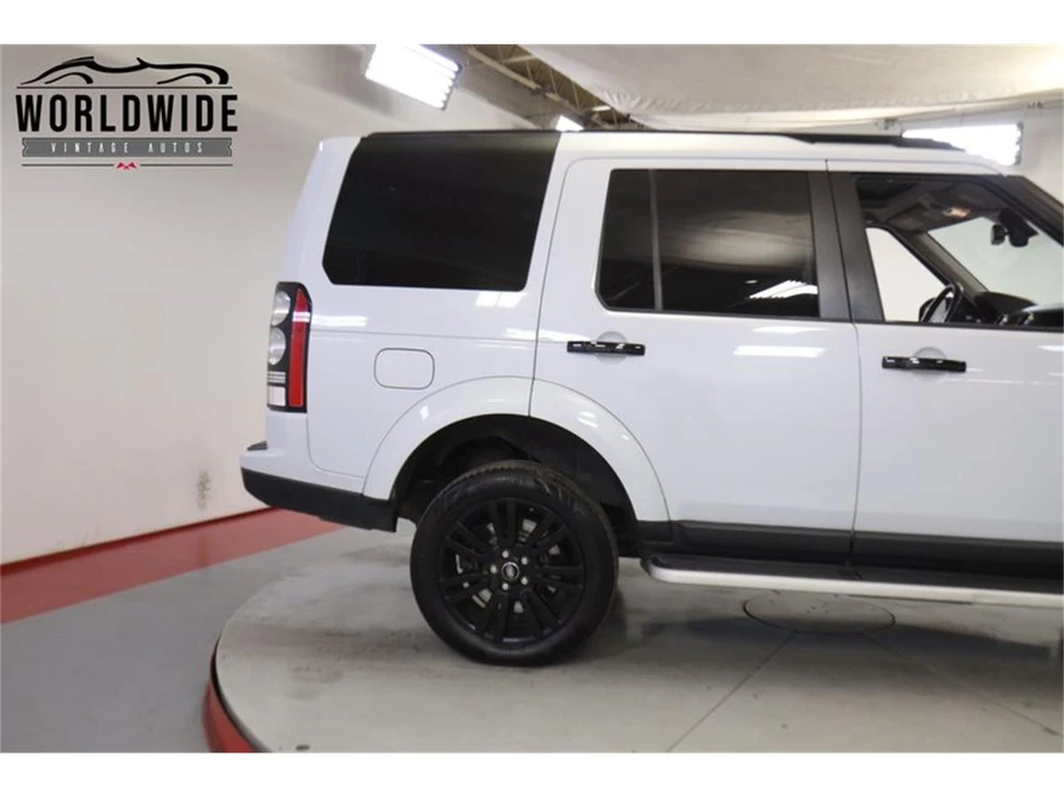 2015 Land Rover Discovery 4th Gen - Image 9 of 31