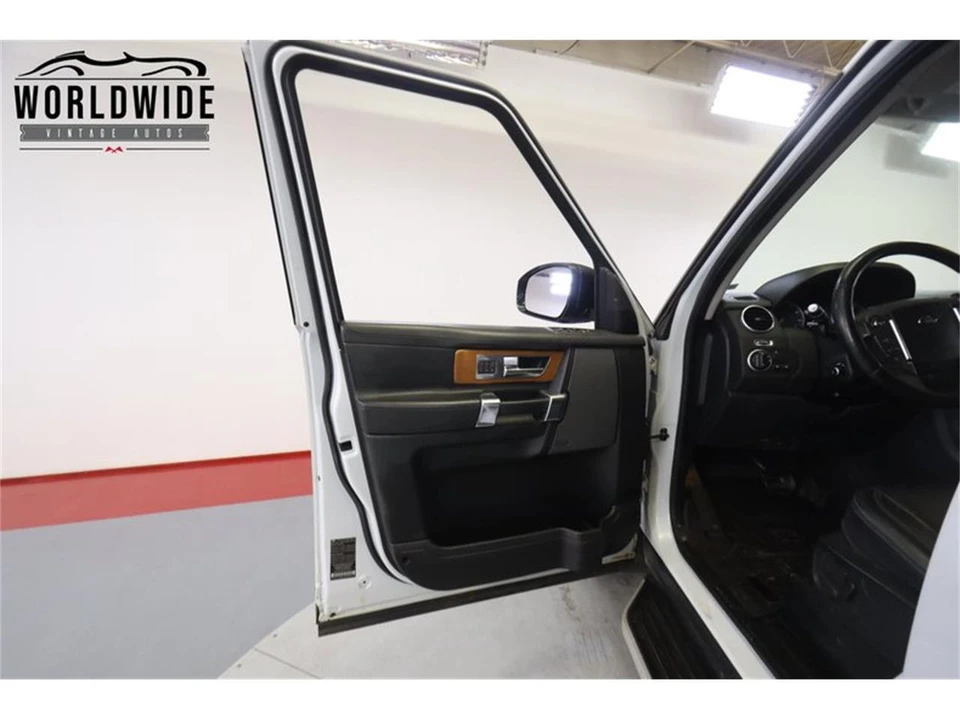 2015 Land Rover Discovery 4th Gen - Image 27 of 31