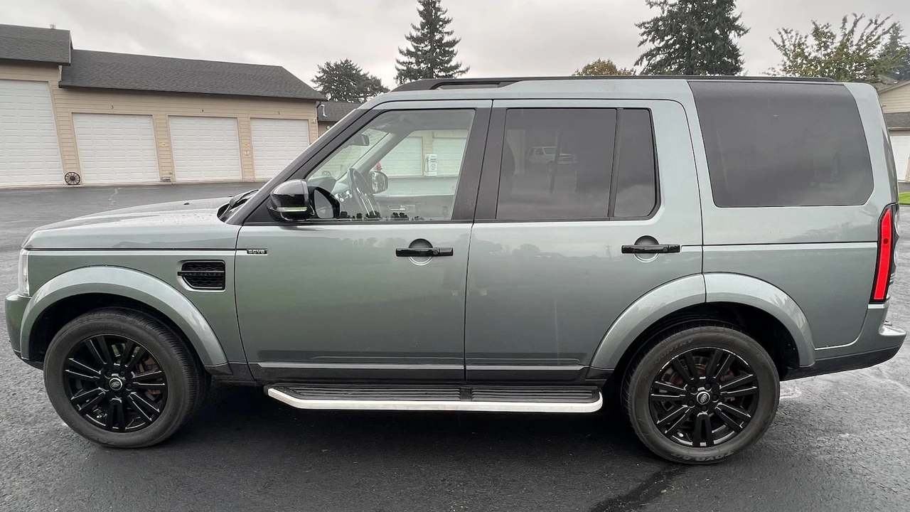 2015 Land Rover Discovery 4th Gen - Image 2 of 27