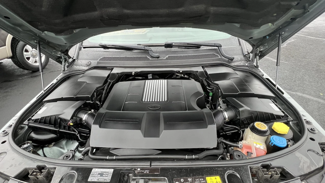 2015 Land Rover Discovery 4th Gen - Image 11 of 27