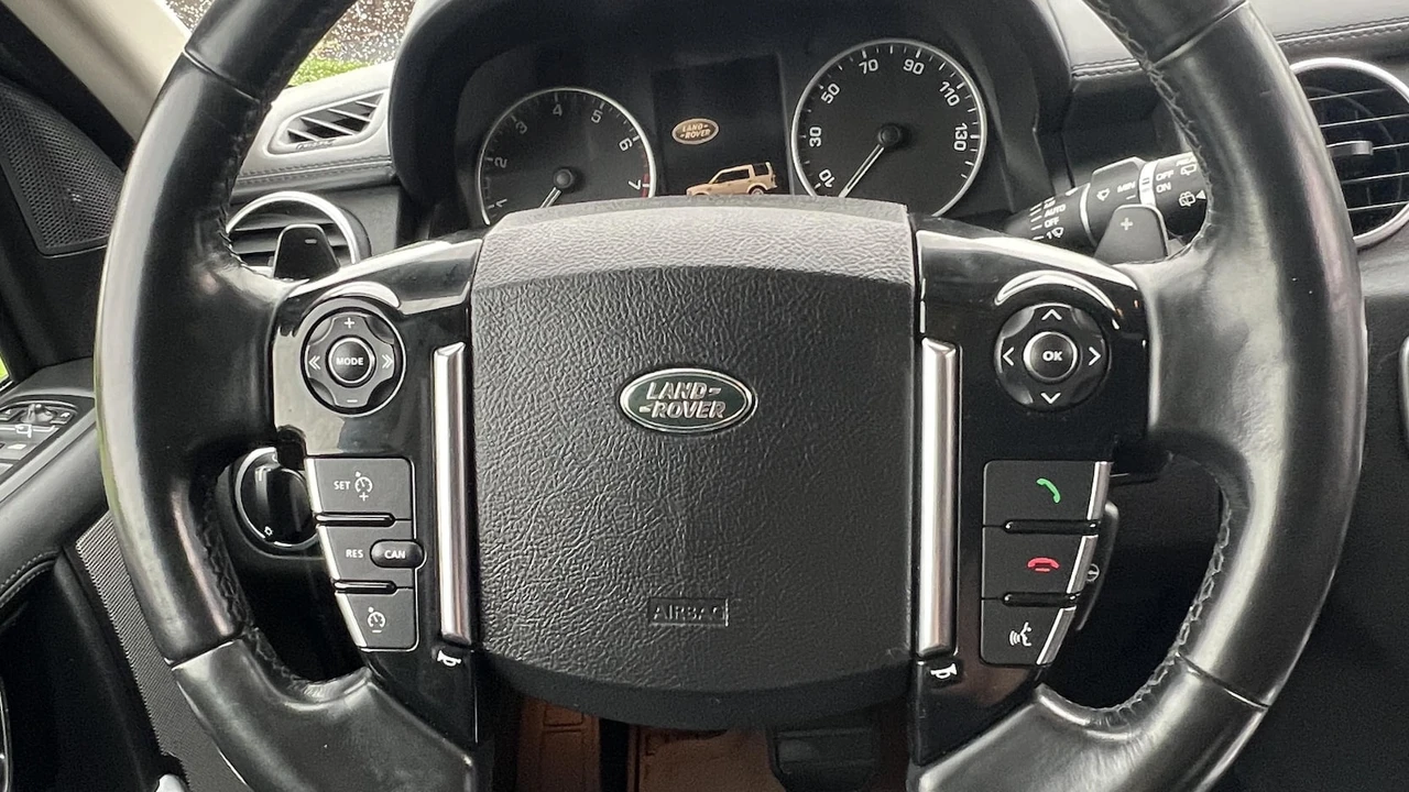 2015 Land Rover Discovery 4th Gen - Image 14 of 27