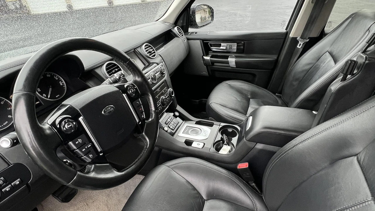 2015 Land Rover Discovery 4th Gen - Image 16 of 27