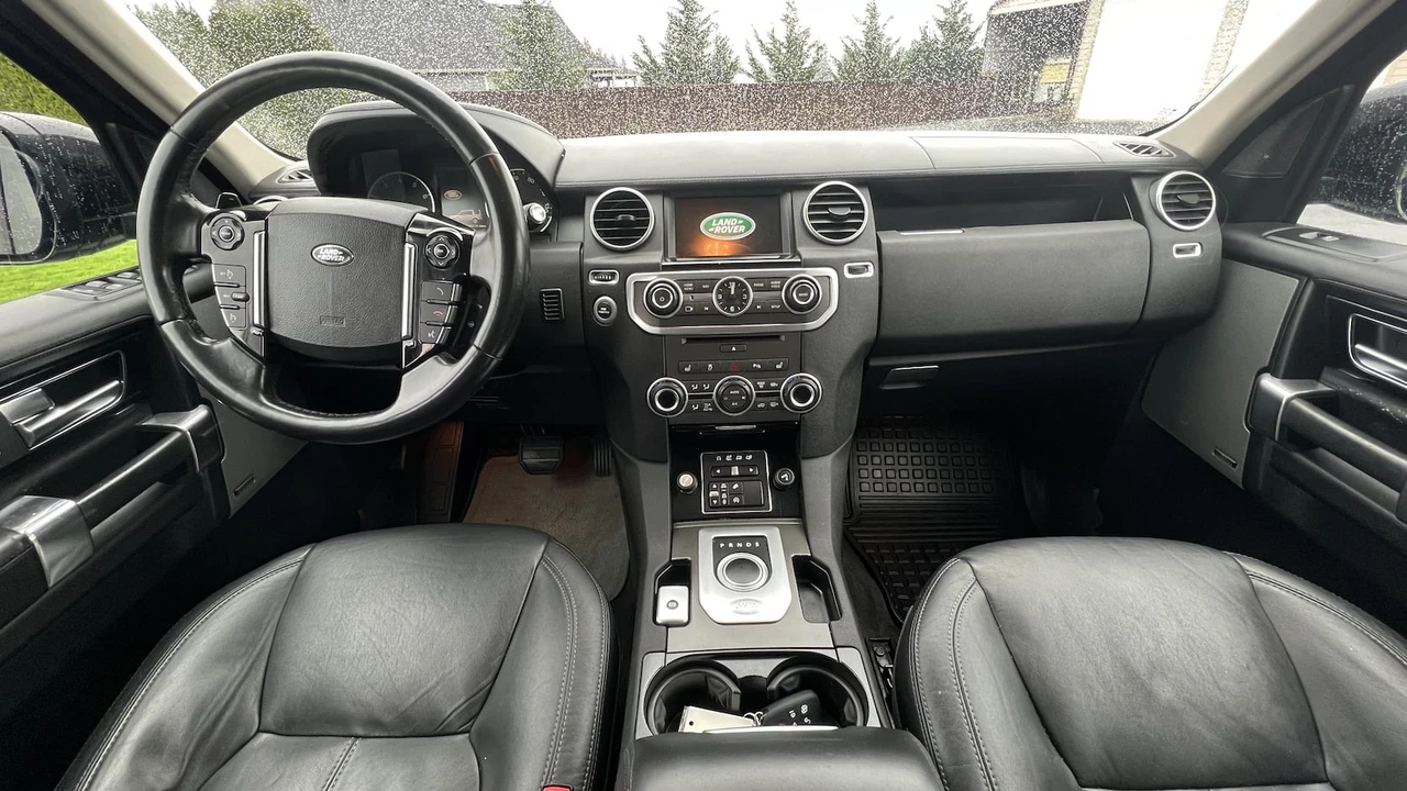 2015 Land Rover Discovery 4th Gen - Image 17 of 27