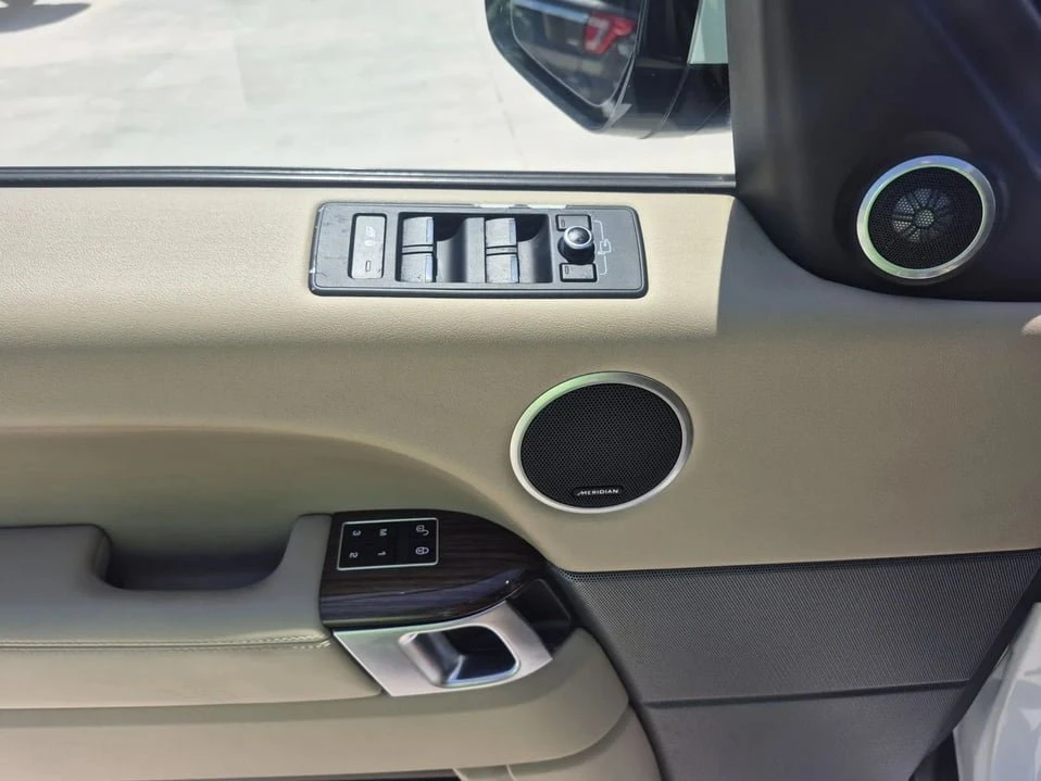 2015 Land Rover Range Rover L405 - Image 12 of 20