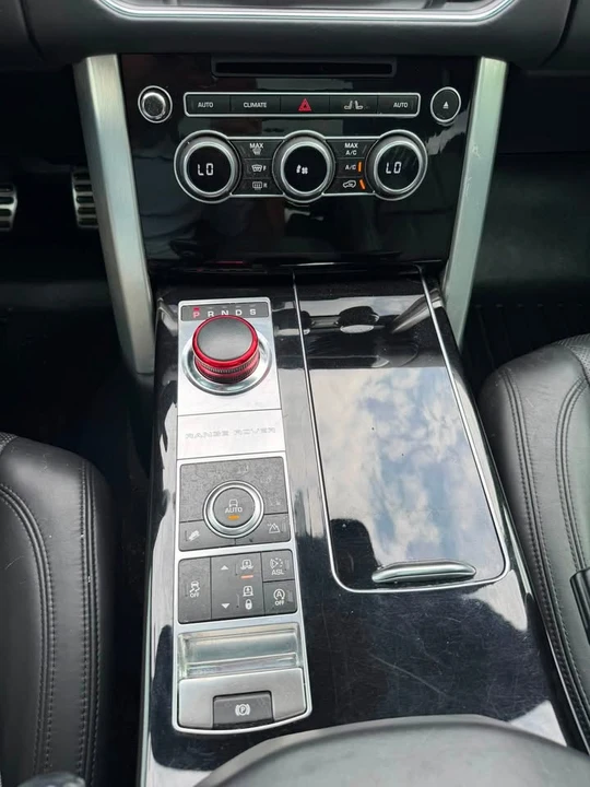 2015 Land Rover Range Rover L405 - Image 7 of 20