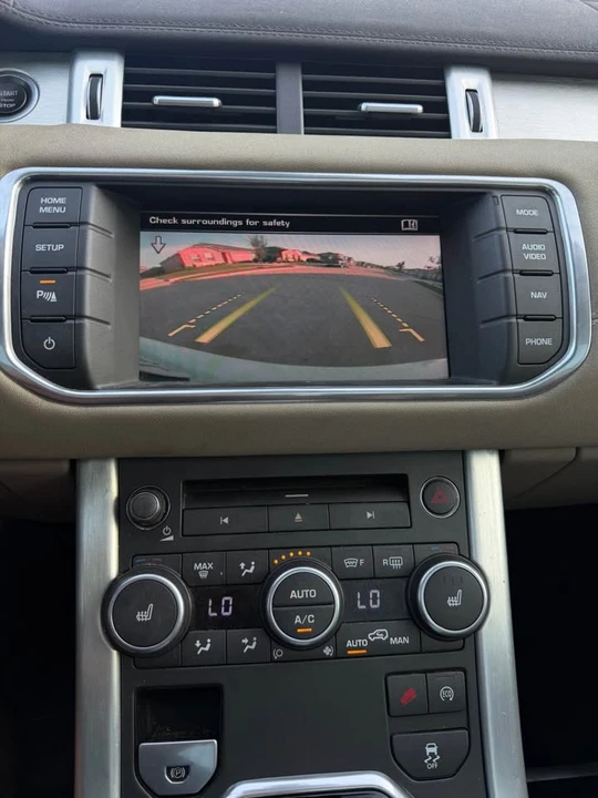 2015 Land Rover Range Rover L405 - Image 6 of 10