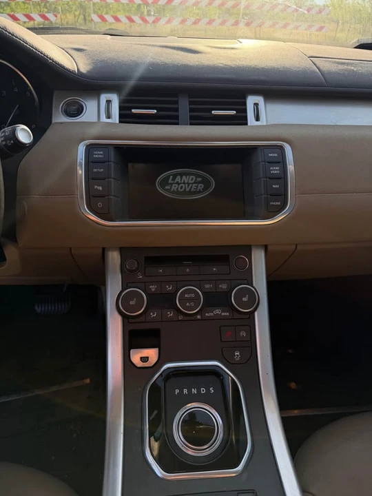 2015 Land Rover Range Rover L405 - Image 5 of 10