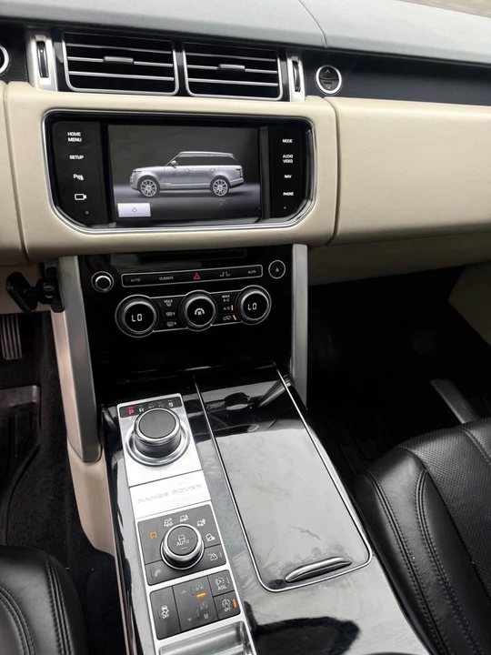 2015 Land Rover Range Rover L405 - Image 6 of 13