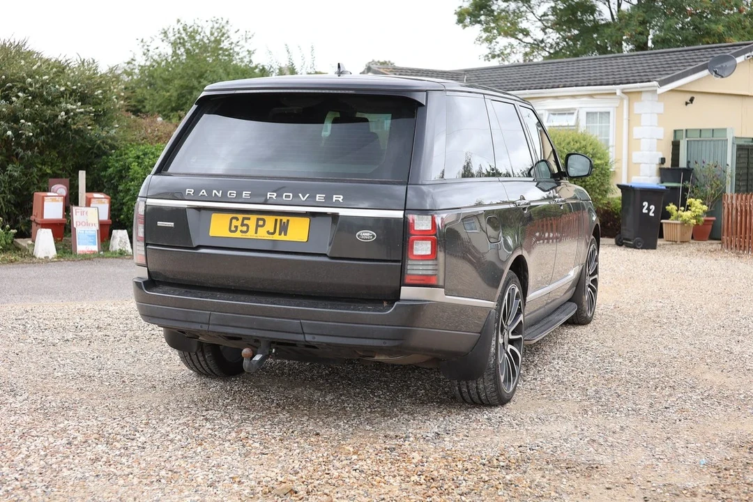 2015 Land Rover Range Rover L405 - Image 12 of 30
