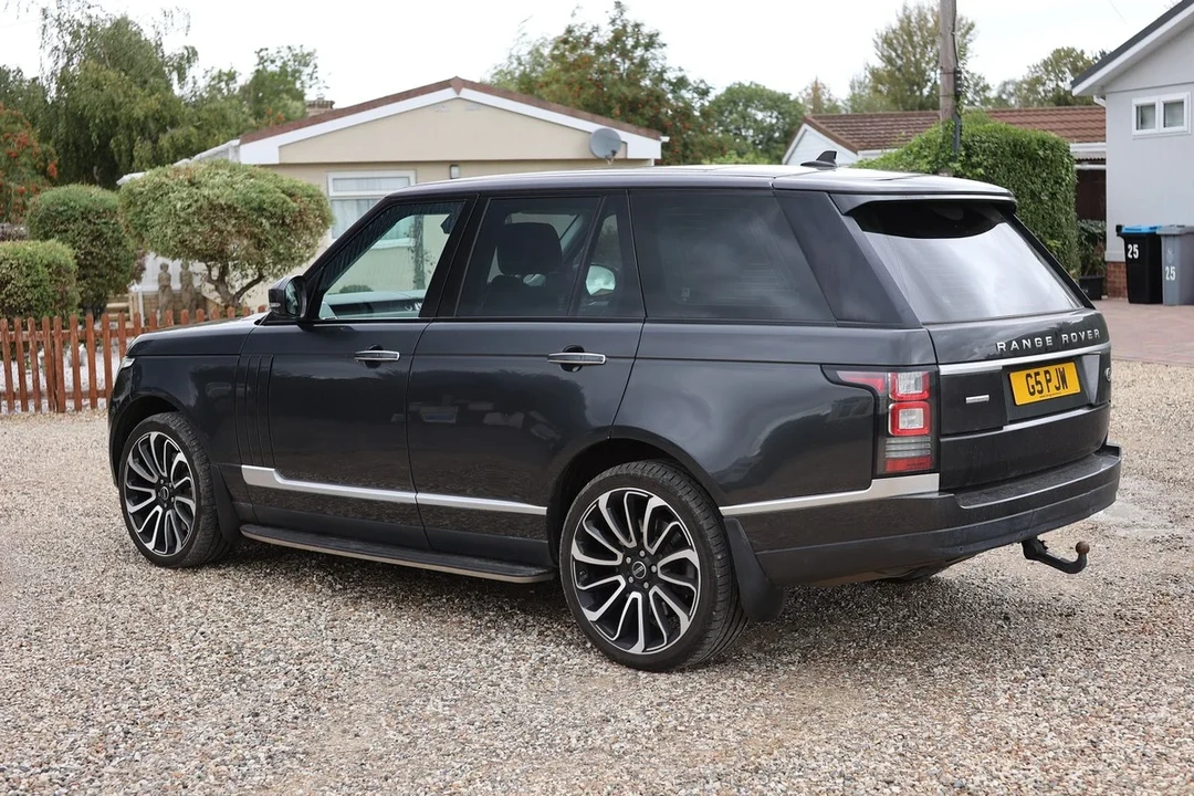 2015 Land Rover Range Rover L405 - Image 14 of 30