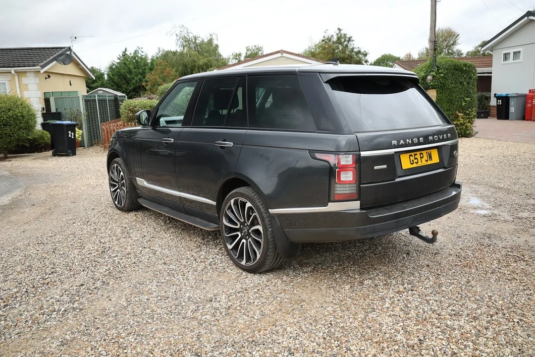 2015 Land Rover Range Rover L405 - Image 17 of 30