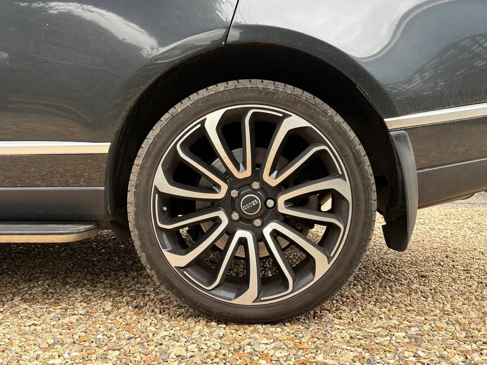 2015 Land Rover Range Rover L405 - Image 24 of 30