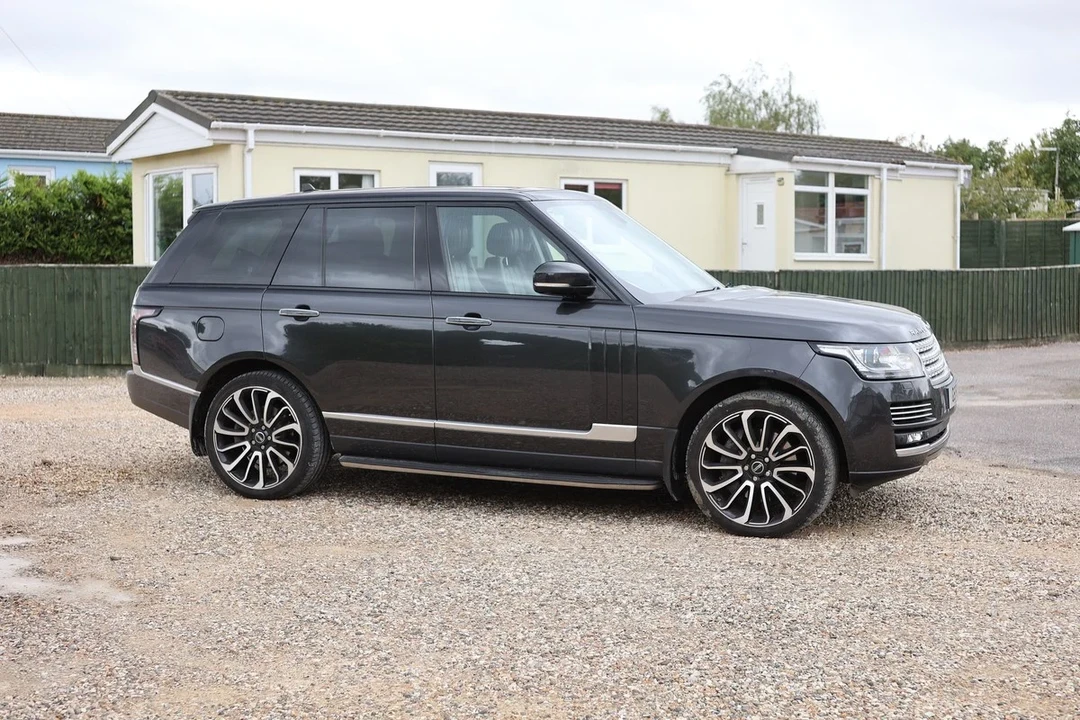 2015 Land Rover Range Rover L405 - Image 7 of 30