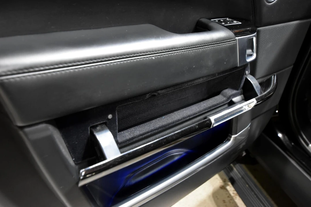 2015 Land Rover Range Rover L405 - Image 17 of 21