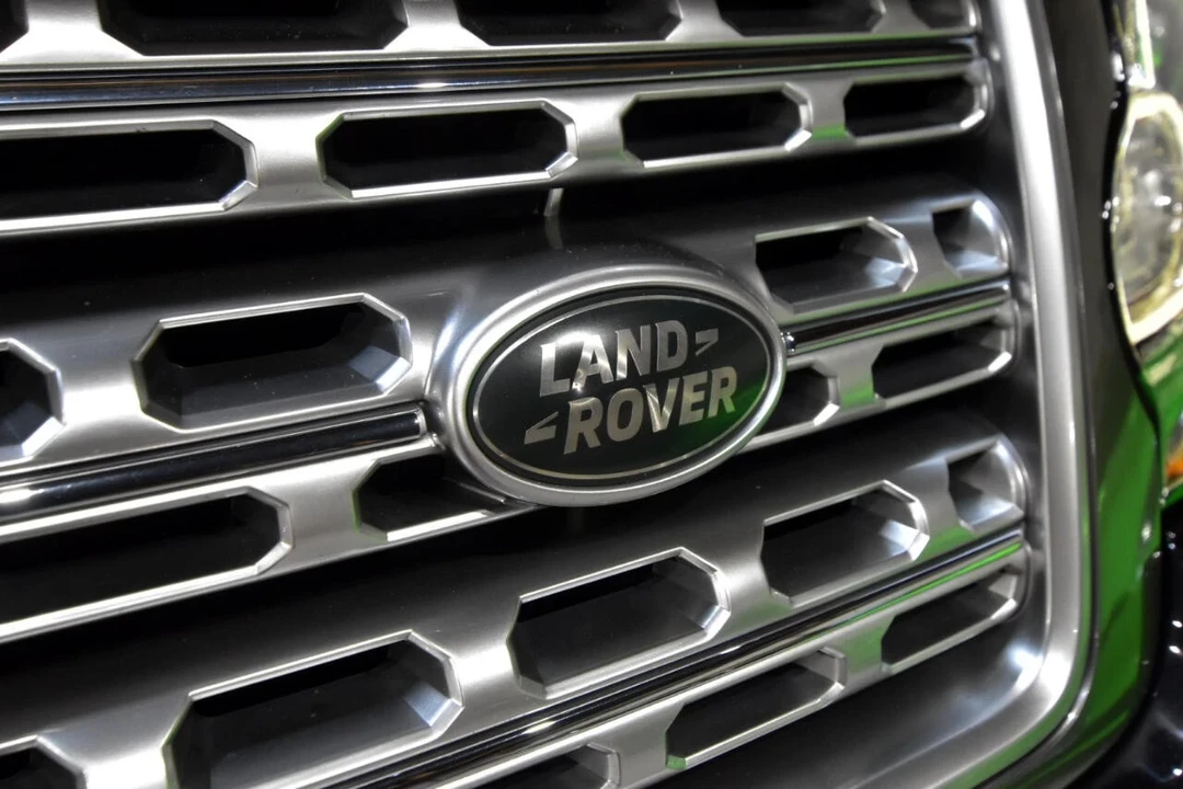 2015 Land Rover Range Rover L405 - Image 4 of 21