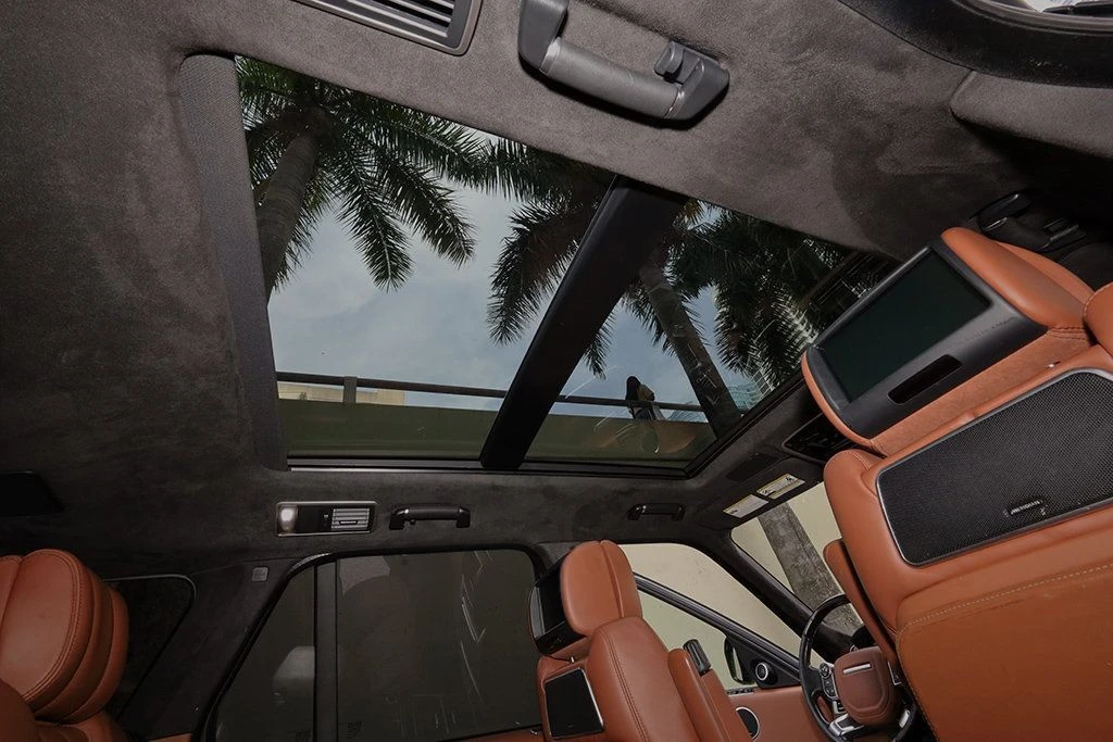 2015 Land Rover Range Rover L405 - Image 12 of 31
