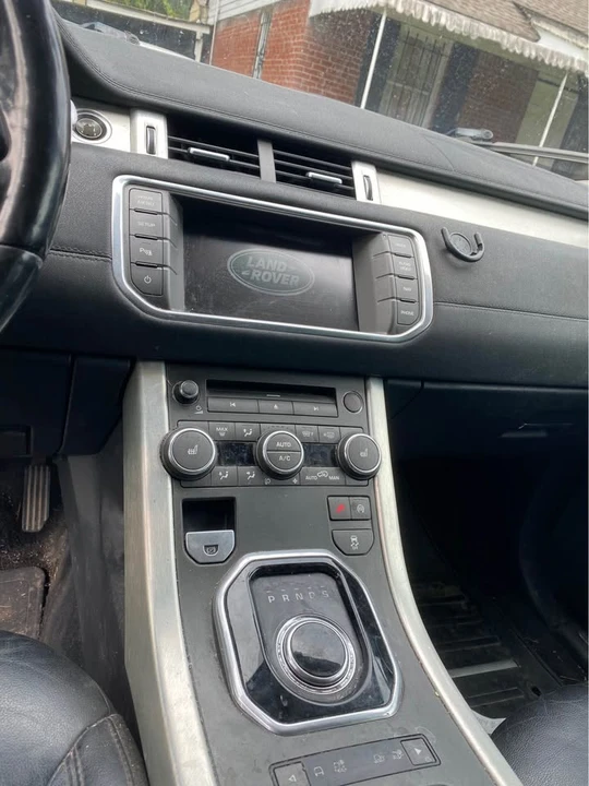 2015 Land Rover Range Rover L405 - Image 7 of 10