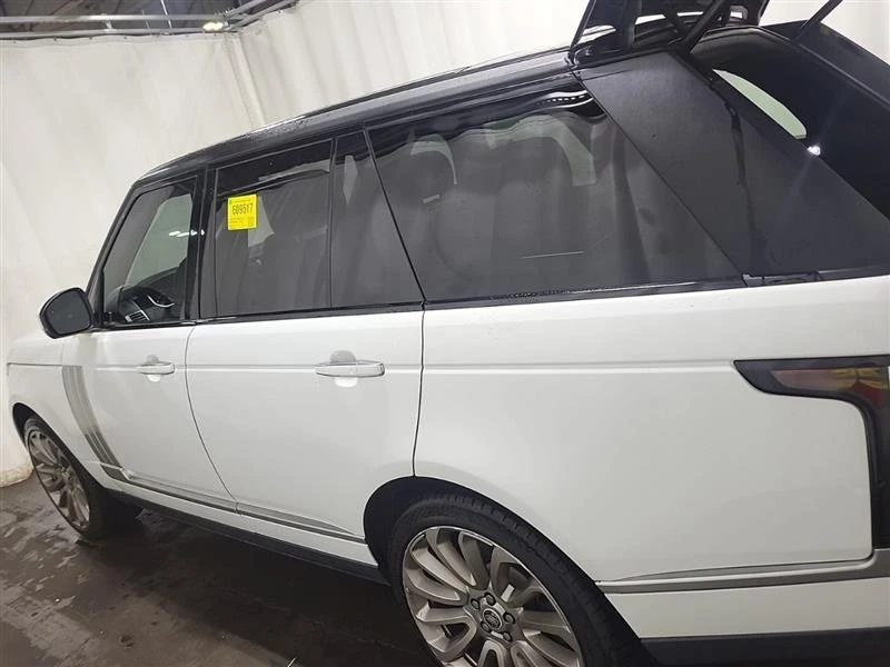 2015 Land Rover Range Rover L405 - Image 6 of 11