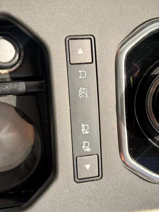 2015 Land Rover Range Rover Evoque 1st Gen - Image 18 of 19