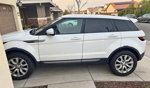 2015 Land Rover Range Rover Evoque Pure Plus Sport Utility 4D