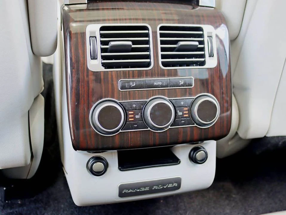 2015 Land Rover Range Rover L405 - Image 18 of 20