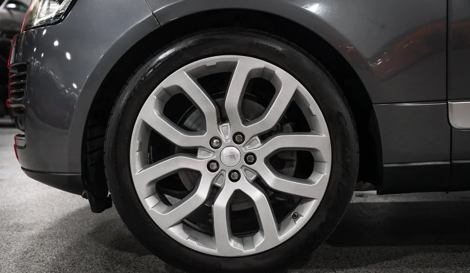 2015 Land Rover Range Rover L405 - Image 9 of 20