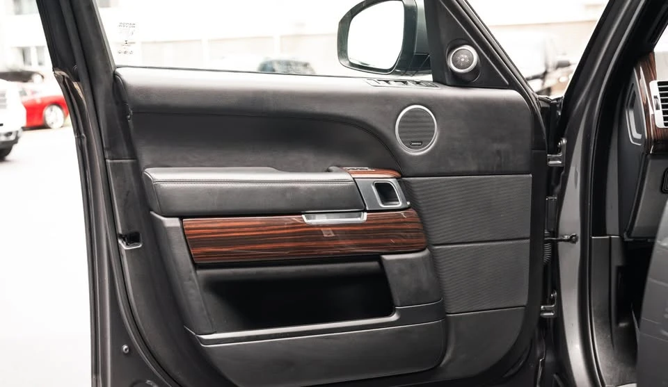 2015 Land Rover Range Rover L405 - Image 16 of 20