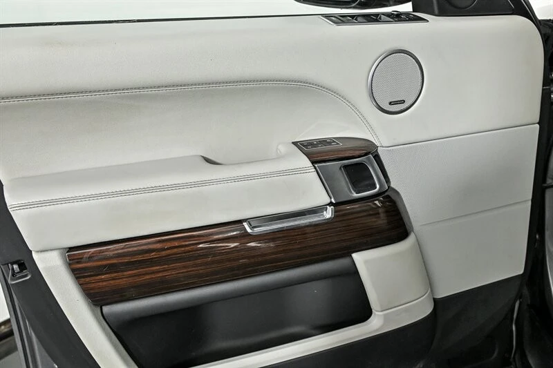2015 Land Rover Range Rover L405 - Image 13 of 31