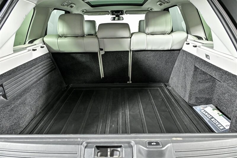 2015 Land Rover Range Rover L405 - Image 11 of 31