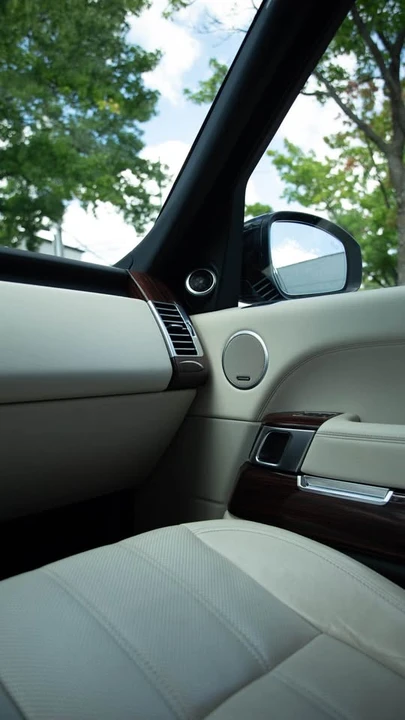 2015 Land Rover Range Rover L405 - Image 9 of 16