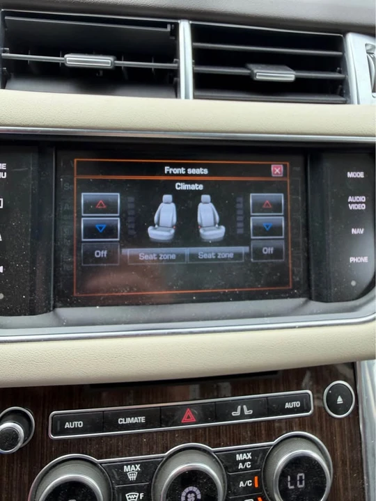 2015 Land Rover Range Rover L405 - Image 17 of 19
