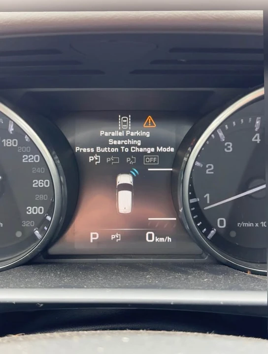 2015 Land Rover Range Rover L405 - Image 3 of 19