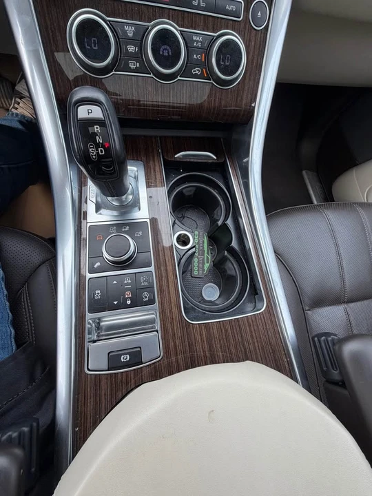 2015 Land Rover Range Rover L405 - Image 12 of 19