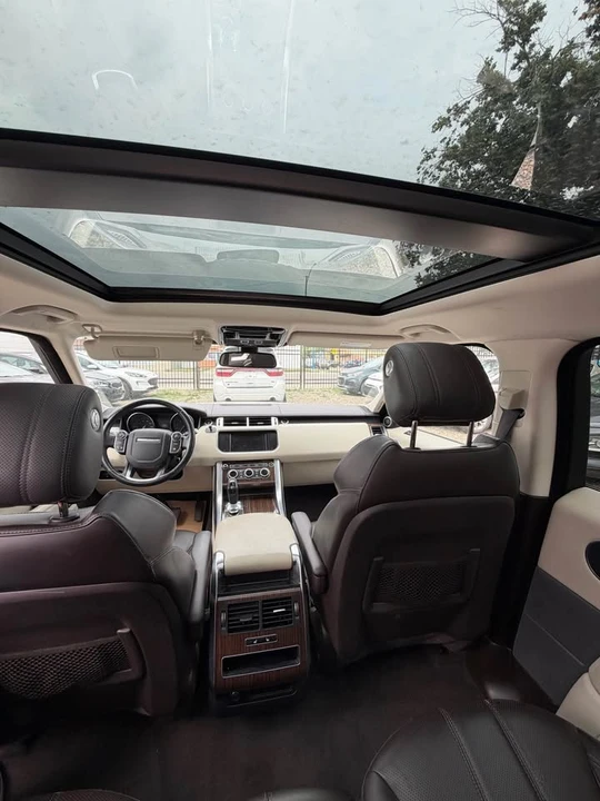 2015 Land Rover Range Rover L405 - Image 9 of 19