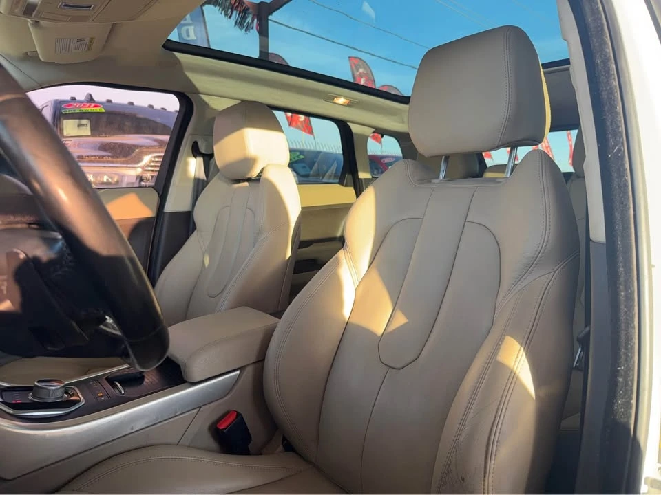 2015 Land Rover Range Rover L405 - Image 6 of 10