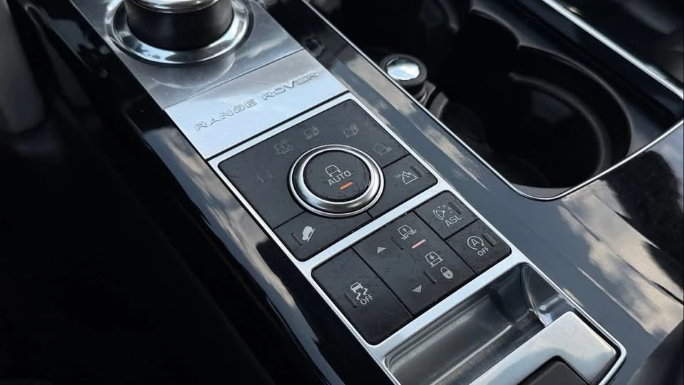 2015 Land Rover Range Rover L405 - Image 17 of 20