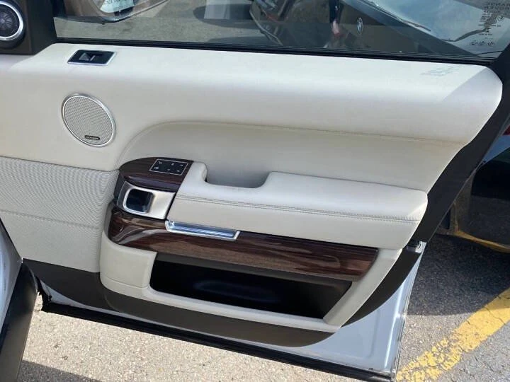 2015 Land Rover Range Rover L405 - Image 9 of 19