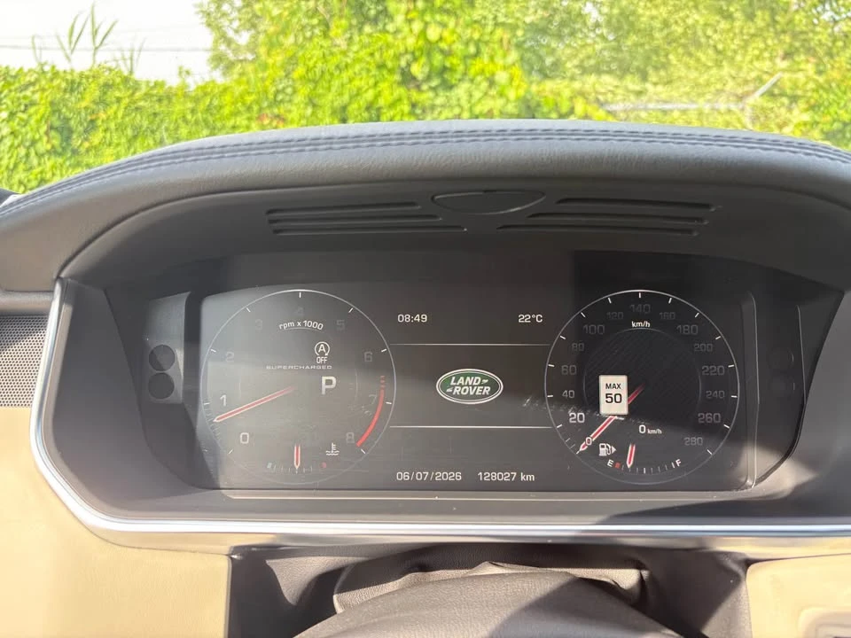 2015 Land Rover Range Rover L405 - Image 12 of 16