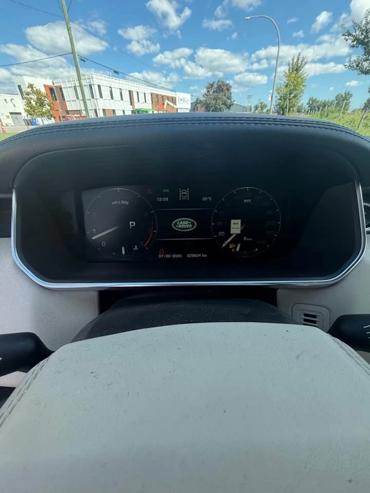 2015 Land Rover Range Rover L405 - Image 13 of 17