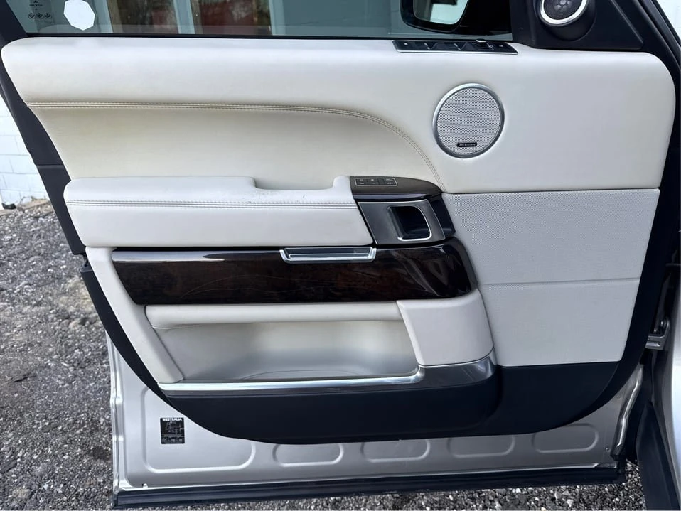 2015 Land Rover Range Rover L405 - Image 17 of 20