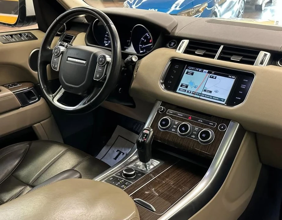 2015 Land Rover Range Rover L405 - Image 16 of 19