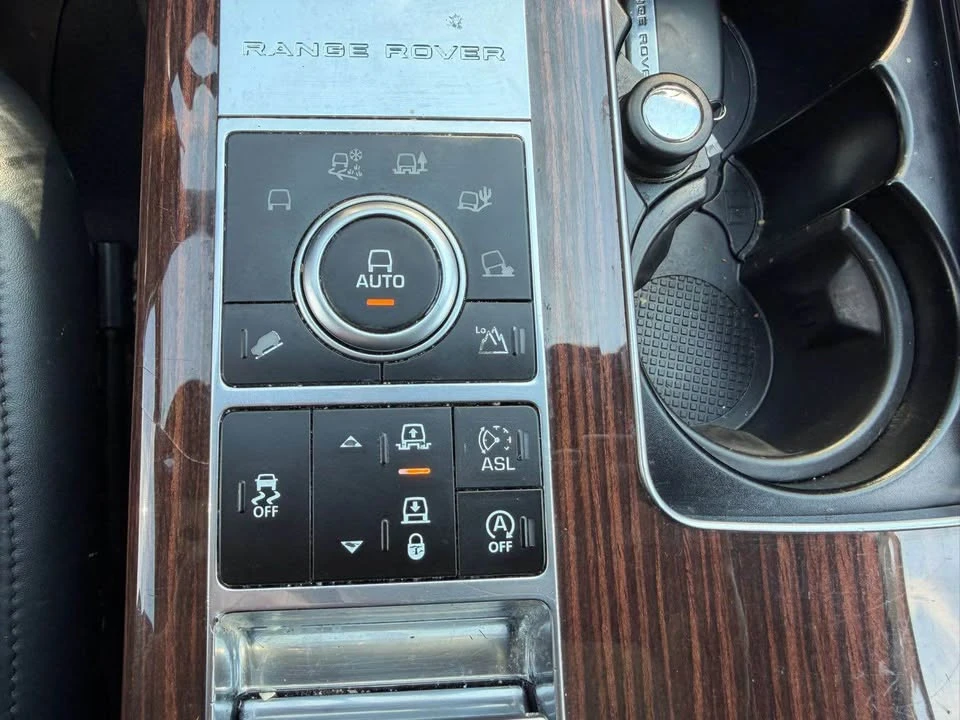 2015 Land Rover Range Rover L405 - Image 12 of 17